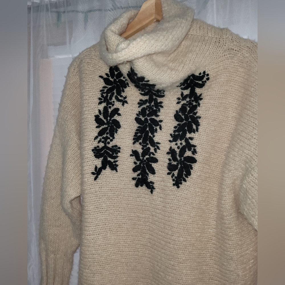 Free People Wool Sweater Womens Size Large Pullover Oversized Embroidered Cozy - Picture 5 of 6